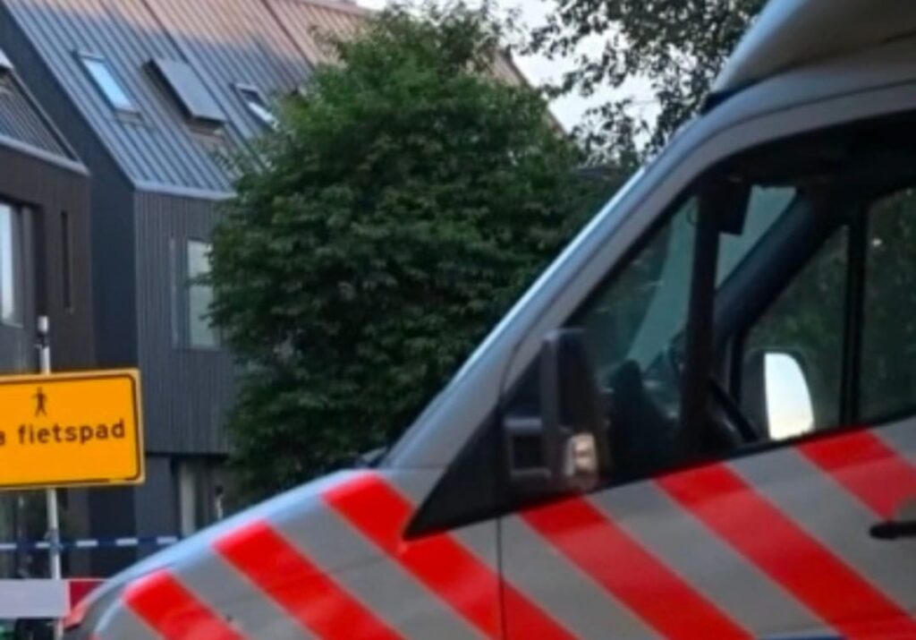 Politielinten bij de woning