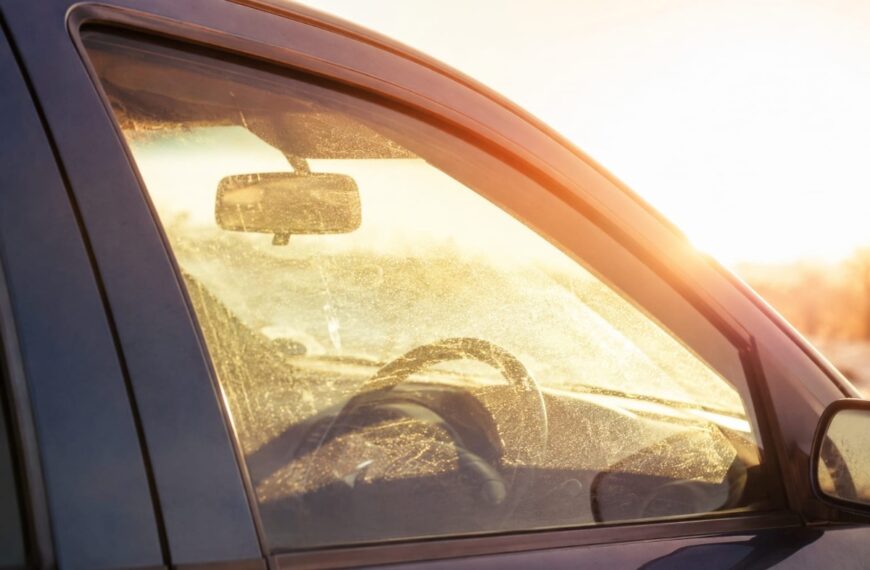 Pas op: laat deze 6 dingen nooit achter in je auto bij&hellip;