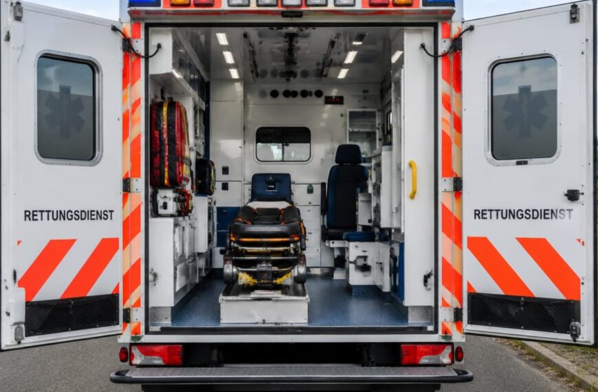Spookrijder veroorzaakt zware crash: 2 doden en kind zwaargewond