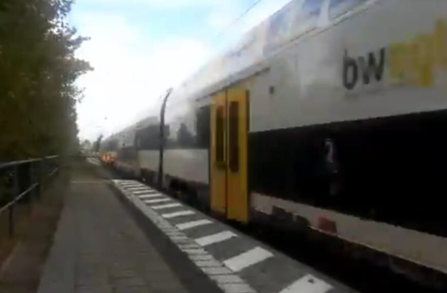 Heftig incident in Duitse trein: beveiliger valt tijdens worsteling naar buiten