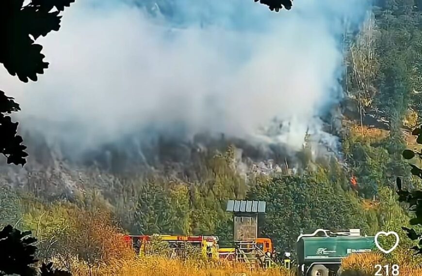 Grootste natuurbrand ooit vlak bij Nederlandse grens: vuur blijft zich uitbreiden