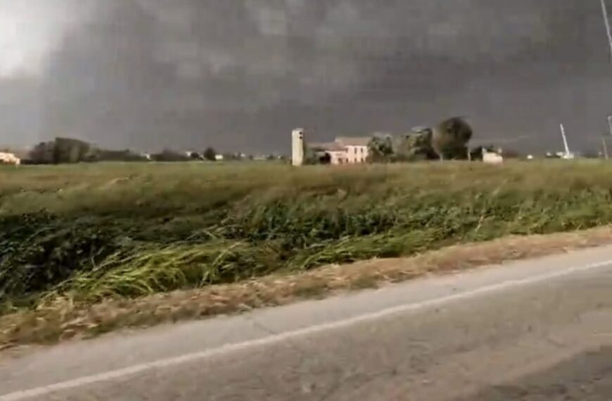 Heftig noodweer raast over Noord-Itali&euml;: tornado richt enorme ravage aan