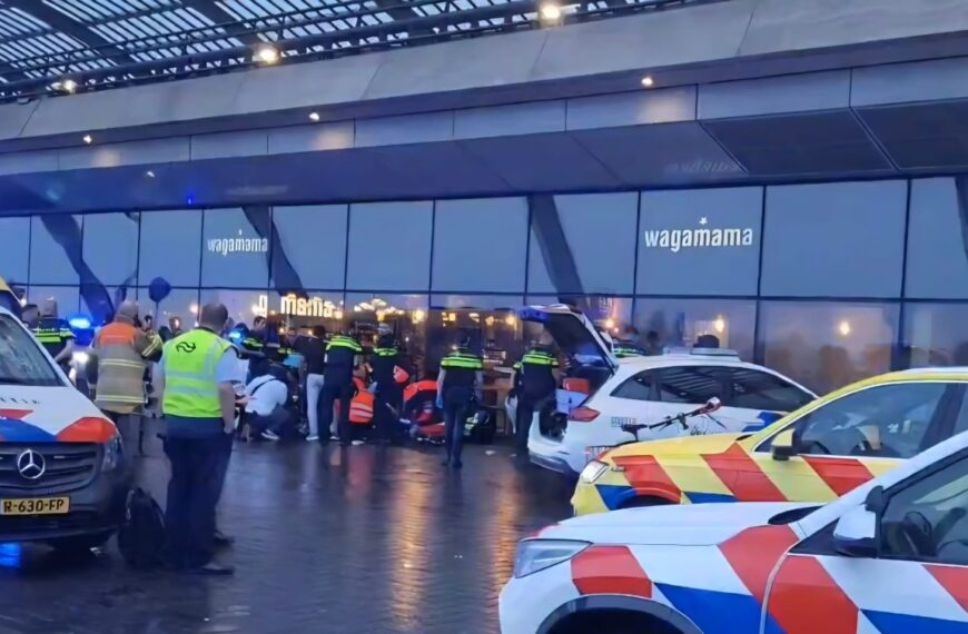 Heftig geweld bij Amsterdam Centraal: vier gewonden bij steekpartij