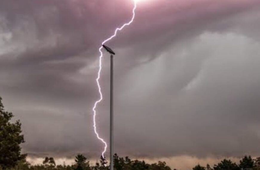 Houd de paraplu bij de hand: felle buien en onweer onderweg