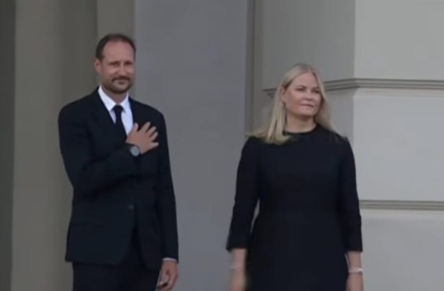 Grote zorgen om Mette-Marit: koningin opgenomen in ziekenhuis