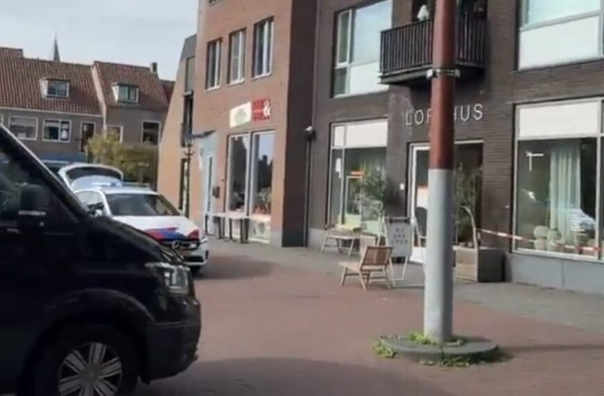 Grote paniek in centrum Spakenburg: politie schiet man met hakbijl neer