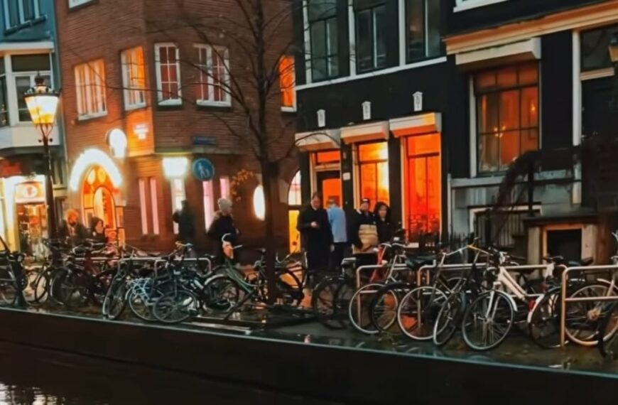 Bekende Nederlandse gaat stap verder: binnenkort achter raam op de Wallen
