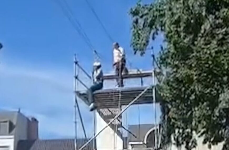 Feestdag brandweer eindigt in drama: jongen (10) valt bijna 8 meter