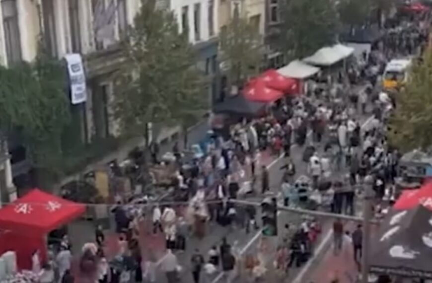 Groot alarm tijdens druk evenement: twee jongeren neergestoken