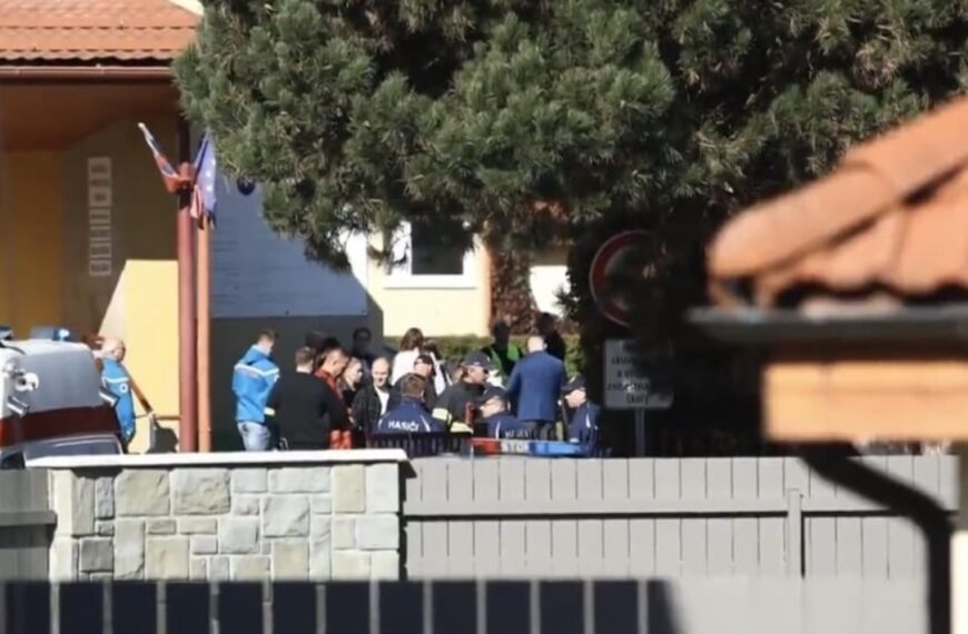 Groot alarm op basisschool: lerares doodgestoken, meerdere gewonden